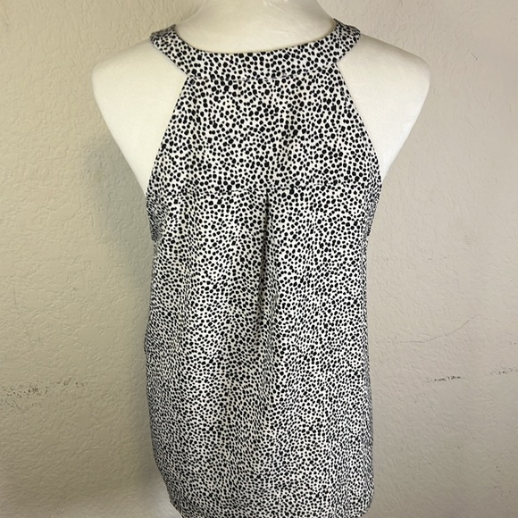 Entro Anthropologie Black and White Sleeveless Button Up Top w/Twist Hem (M) EUC - Picture 4 of 5